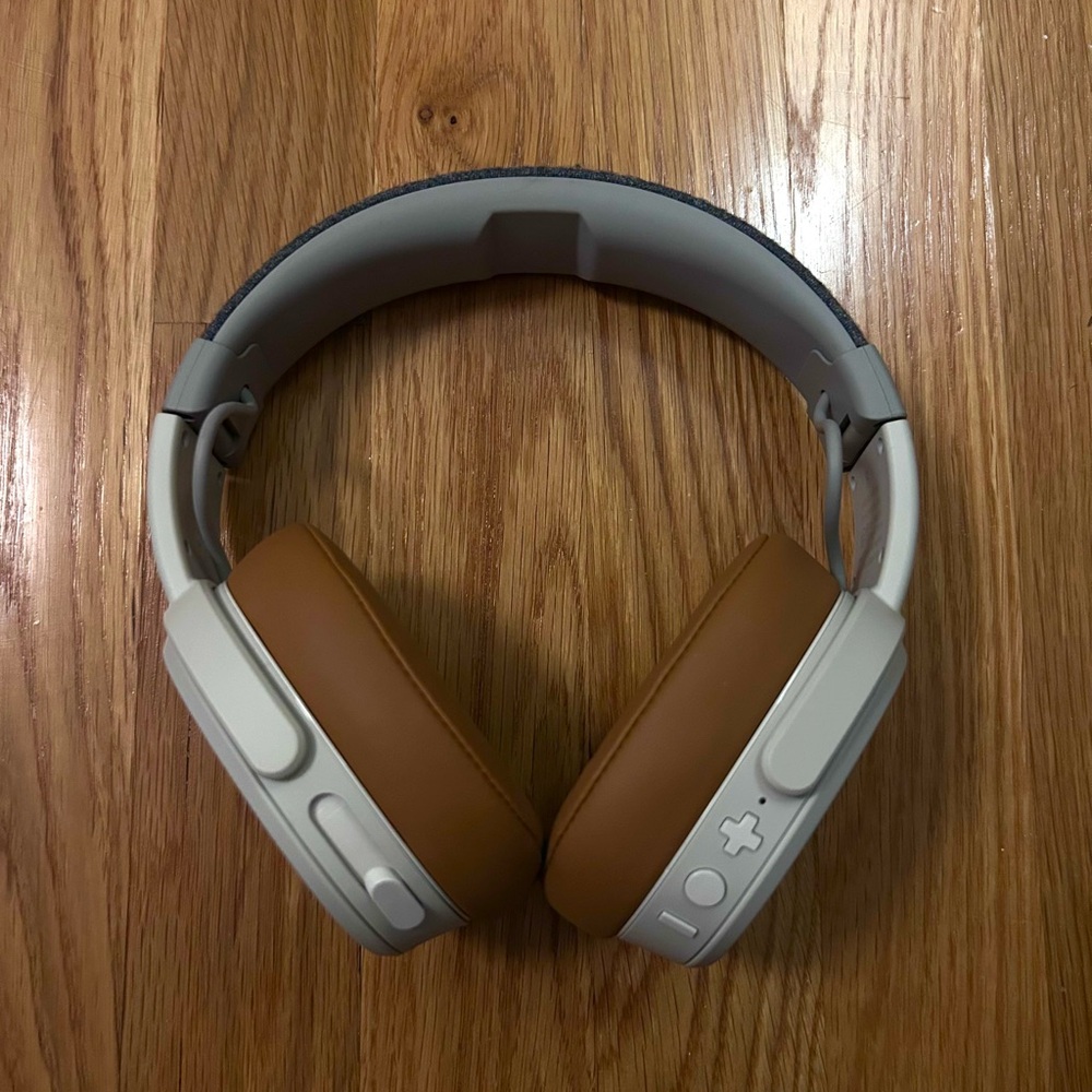 Skullcandy head phone
Model: S6CRW